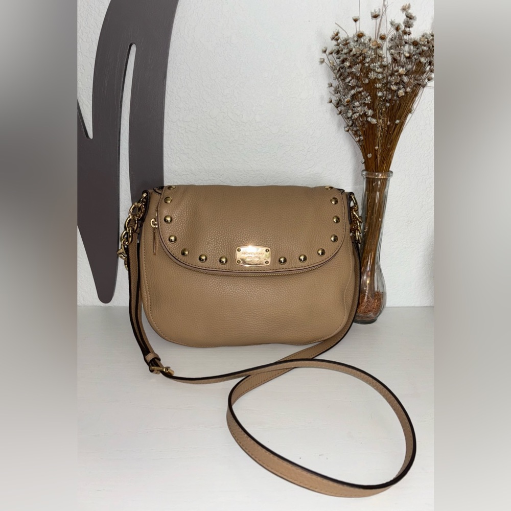 *MICHAEL KORS* Light Brown Pebbled Leather Front Flap Top Handle Crossbody Bag.